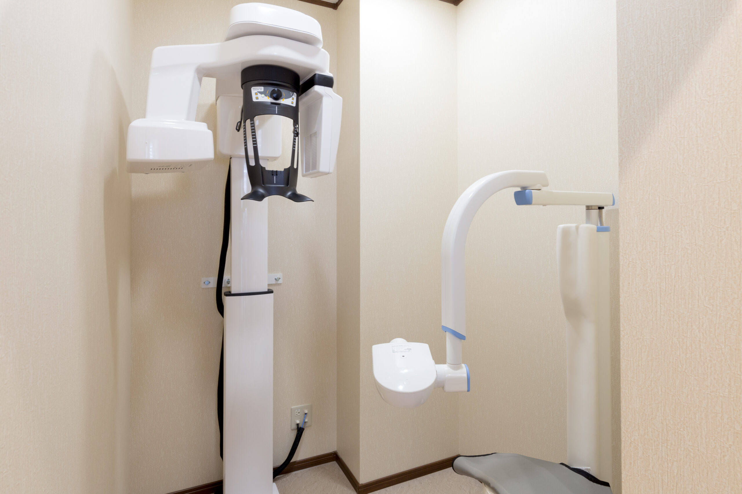 精密検査に使用するCTとレントゲンのレントゲン機器